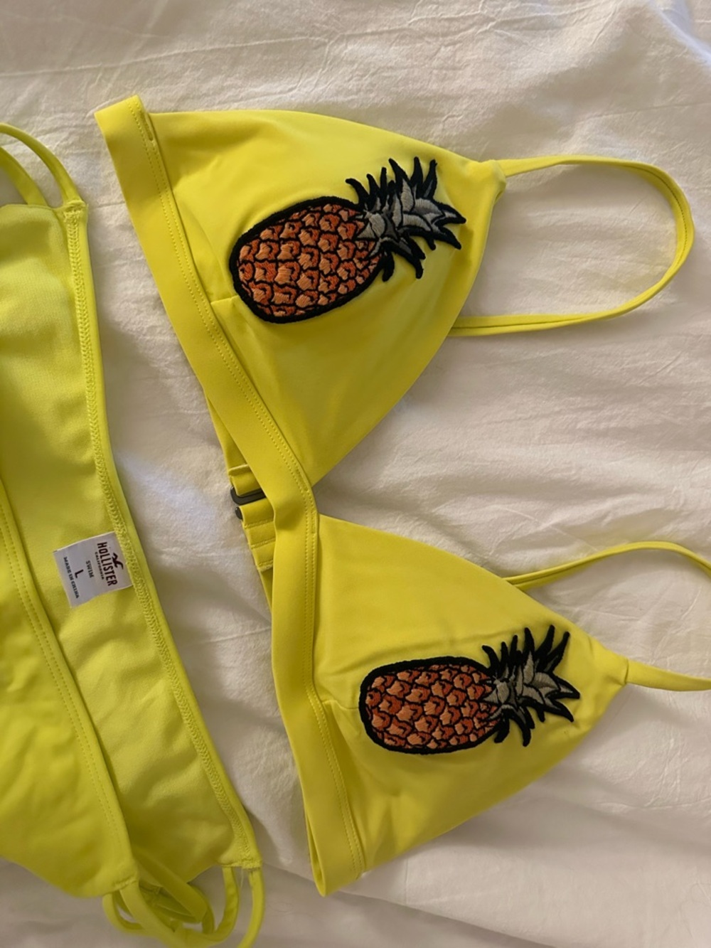 Fun Swimsuit Set ๐ โ๏ธ ๐ ๐๏ธ - Picture 3 of 4